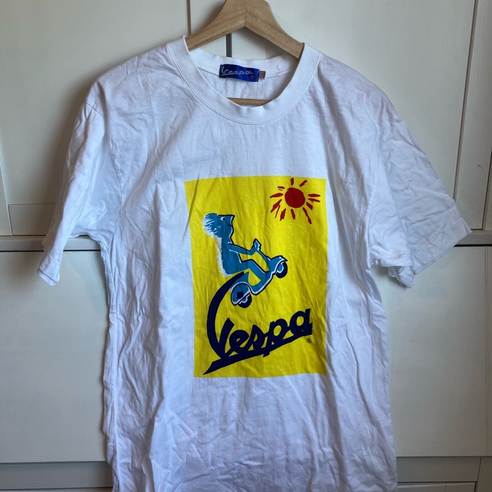 American Vintage White Tee with Yellow and Blue Graphic